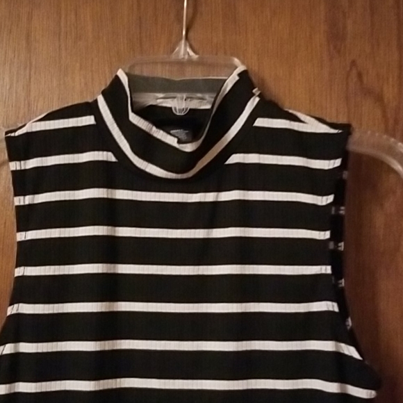 Rue 21 Mock Neck Dress - Picture 2 of 4